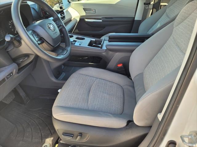 2024 Toyota Sienna LE 8 Passenger