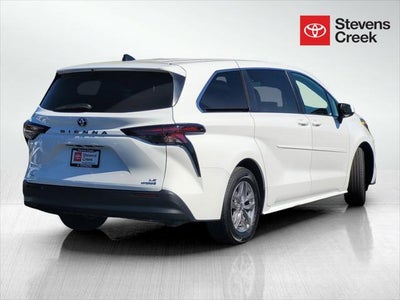 2024 Toyota Sienna LE 8 Passenger