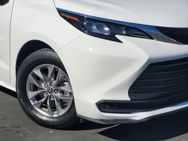 2024 Toyota Sienna LE 8 Passenger