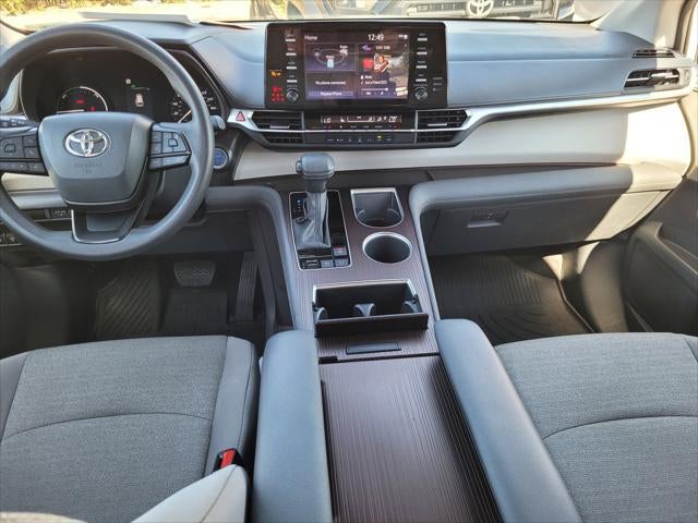 2024 Toyota Sienna LE 8 Passenger