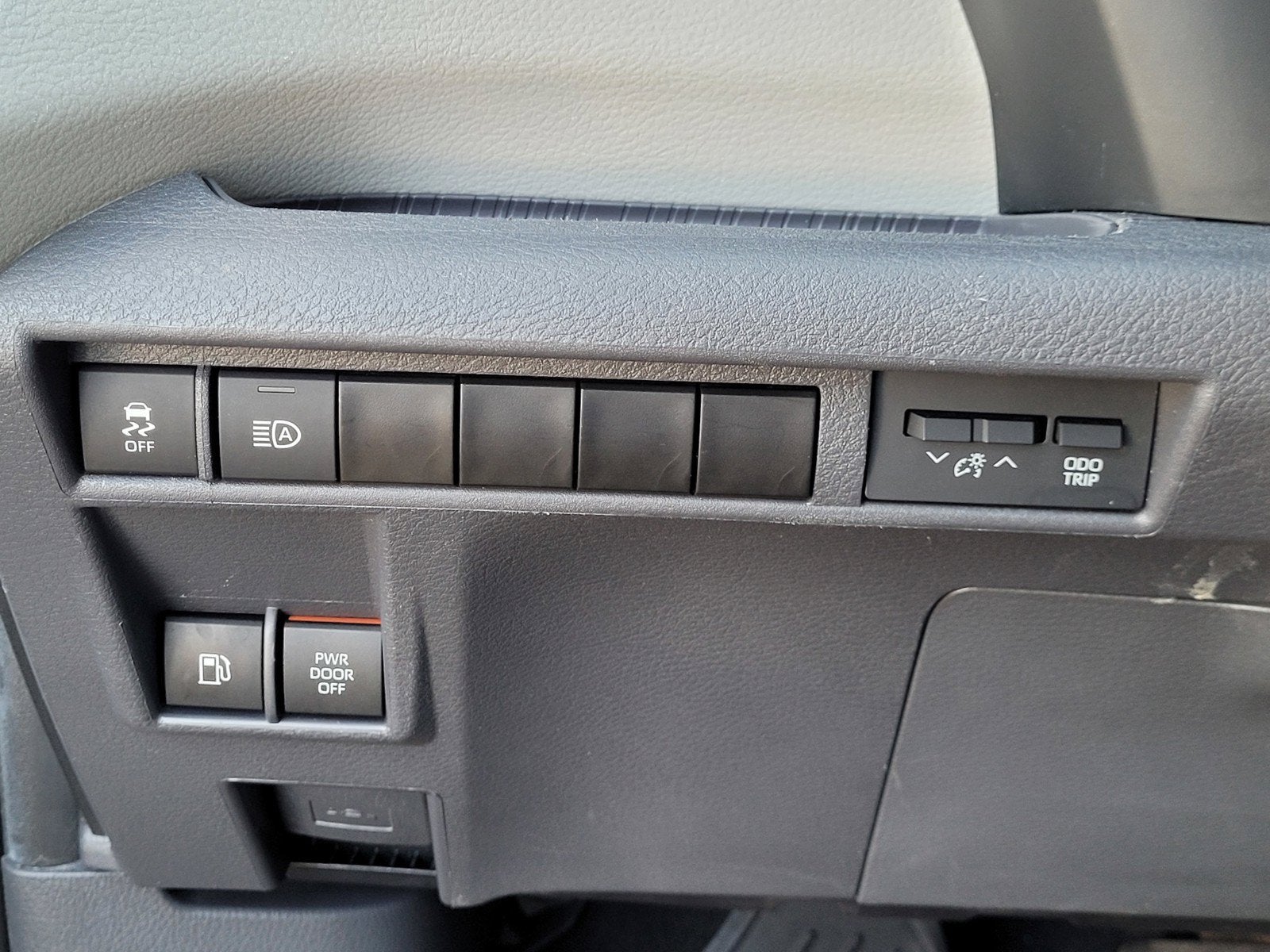 2024 Toyota Sienna LE 8 Passenger