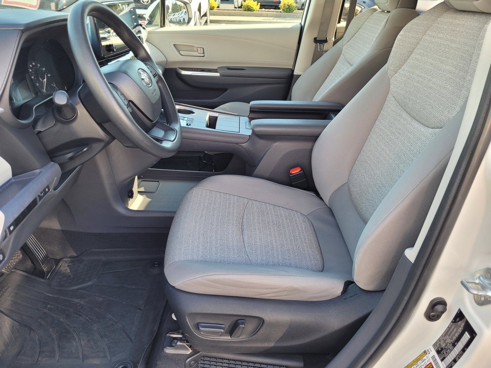 2024 Toyota Sienna LE 8 Passenger