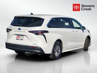 2024 Toyota Sienna LE 8 Passenger