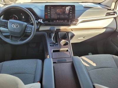 2024 Toyota Sienna LE 8 Passenger