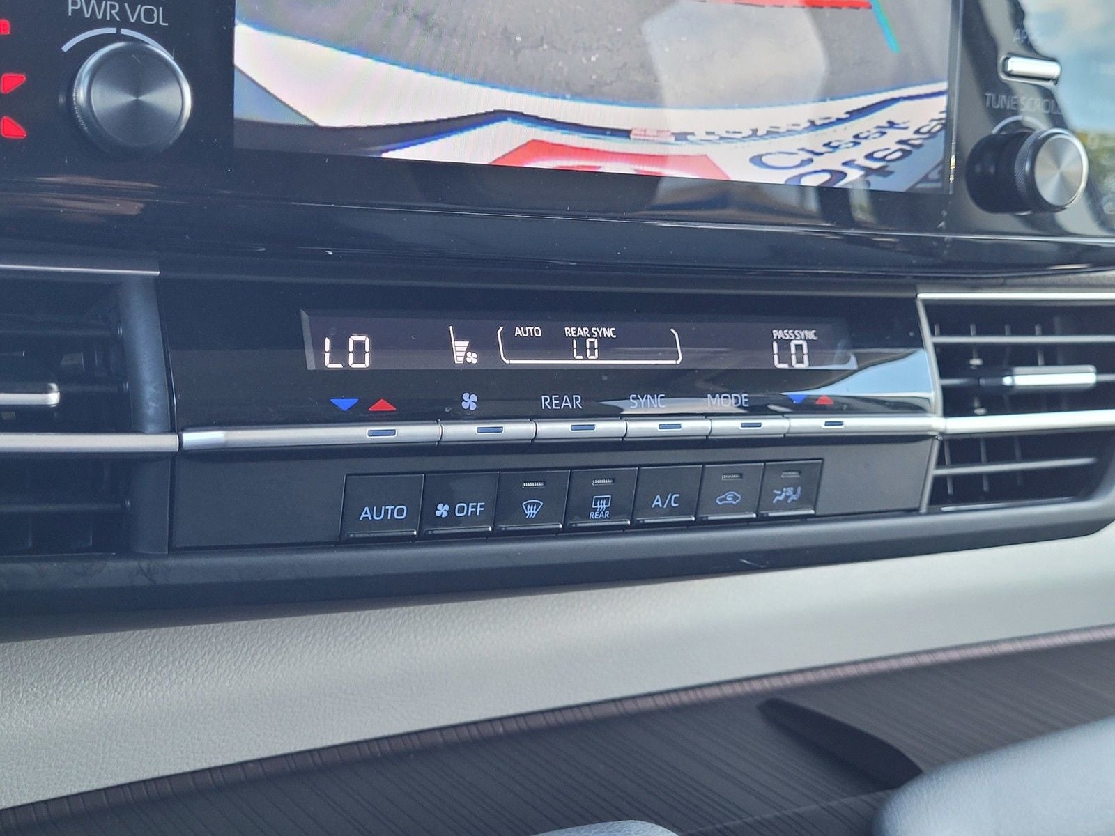 2024 Toyota Sienna LE 8 Passenger