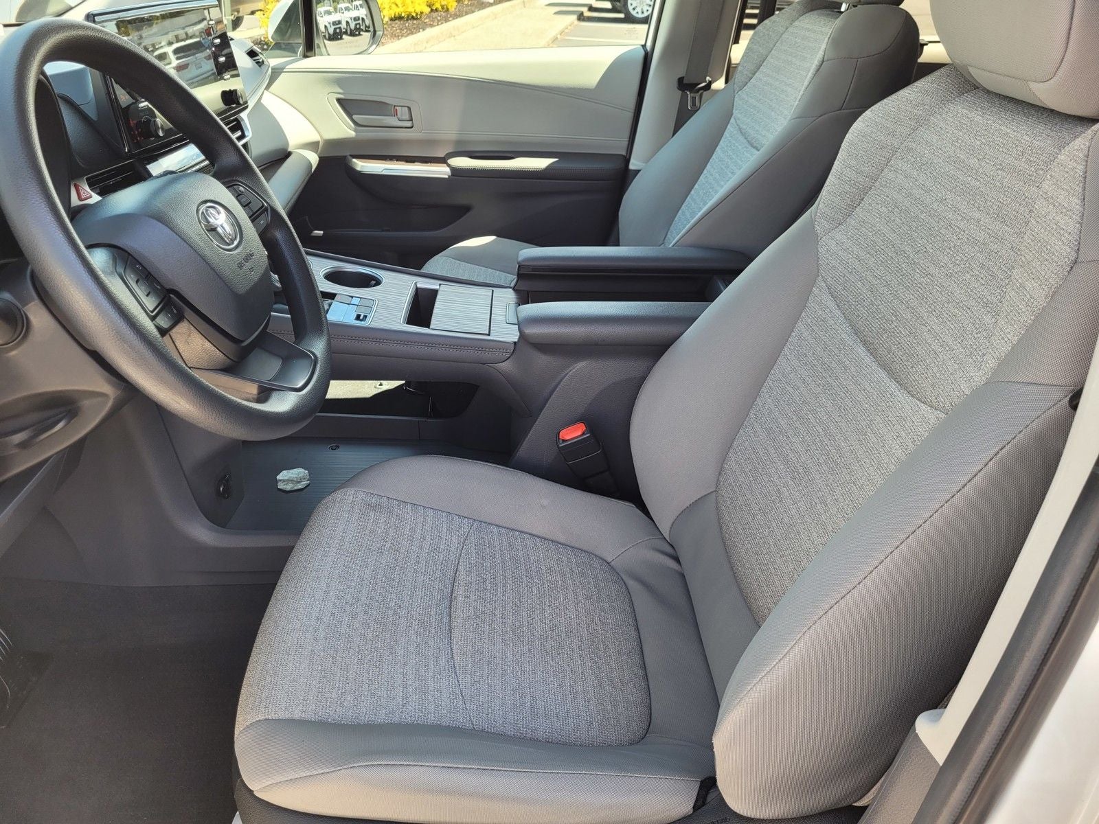 2024 Toyota Sienna LE 8 Passenger