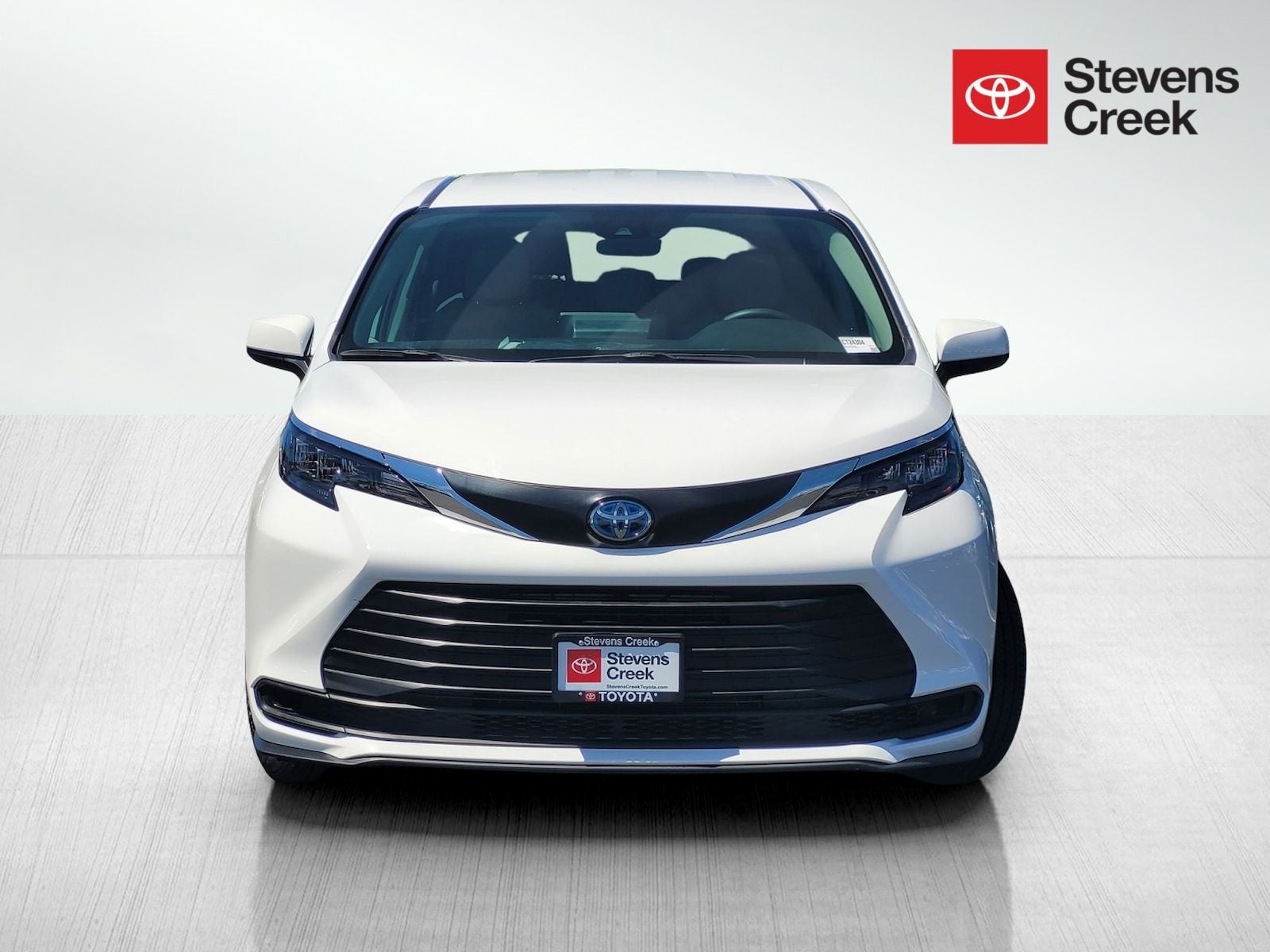 2024 Toyota Sienna LE 8 Passenger