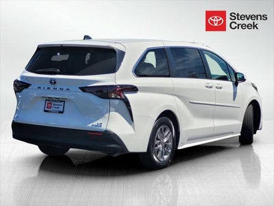 2024 Toyota Sienna LE 8 Passenger