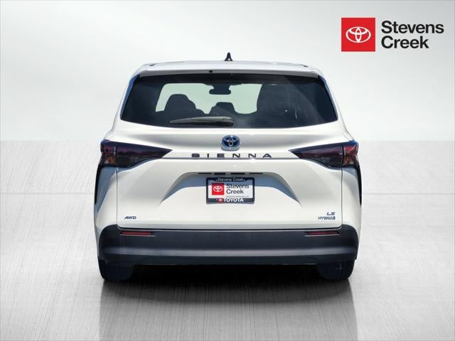 2024 Toyota Sienna LE 8 Passenger