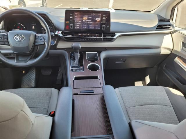 2024 Toyota Sienna LE 8 Passenger