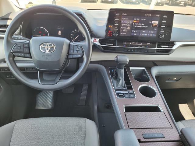 2024 Toyota Sienna LE 8 Passenger
