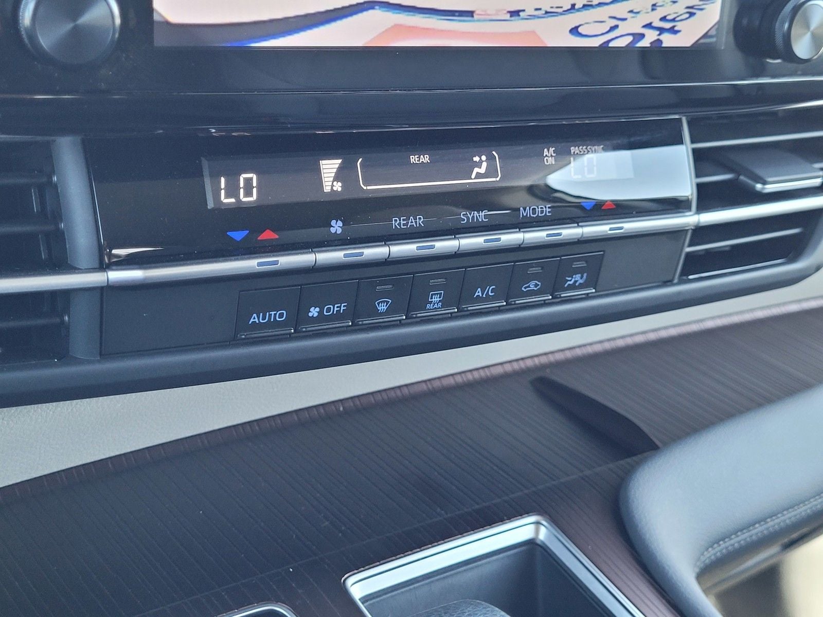2024 Toyota Sienna LE 8 Passenger