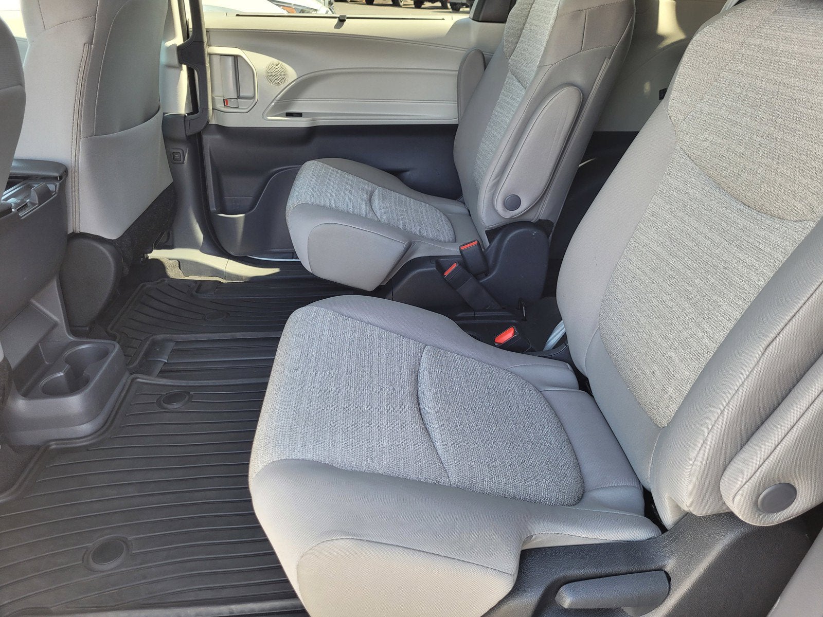 2024 Toyota Sienna LE 8 Passenger