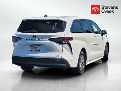 2024 Toyota Sienna LE 8 Passenger