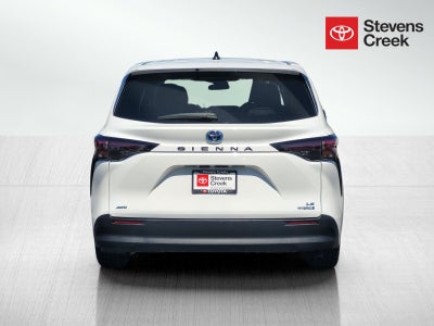 2024 Toyota Sienna LE 8 Passenger