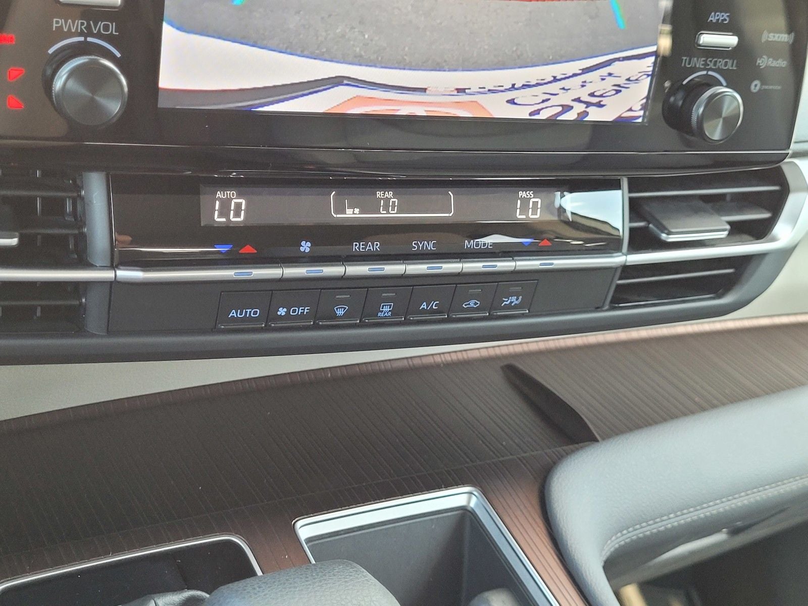 2024 Toyota Sienna LE 8 Passenger