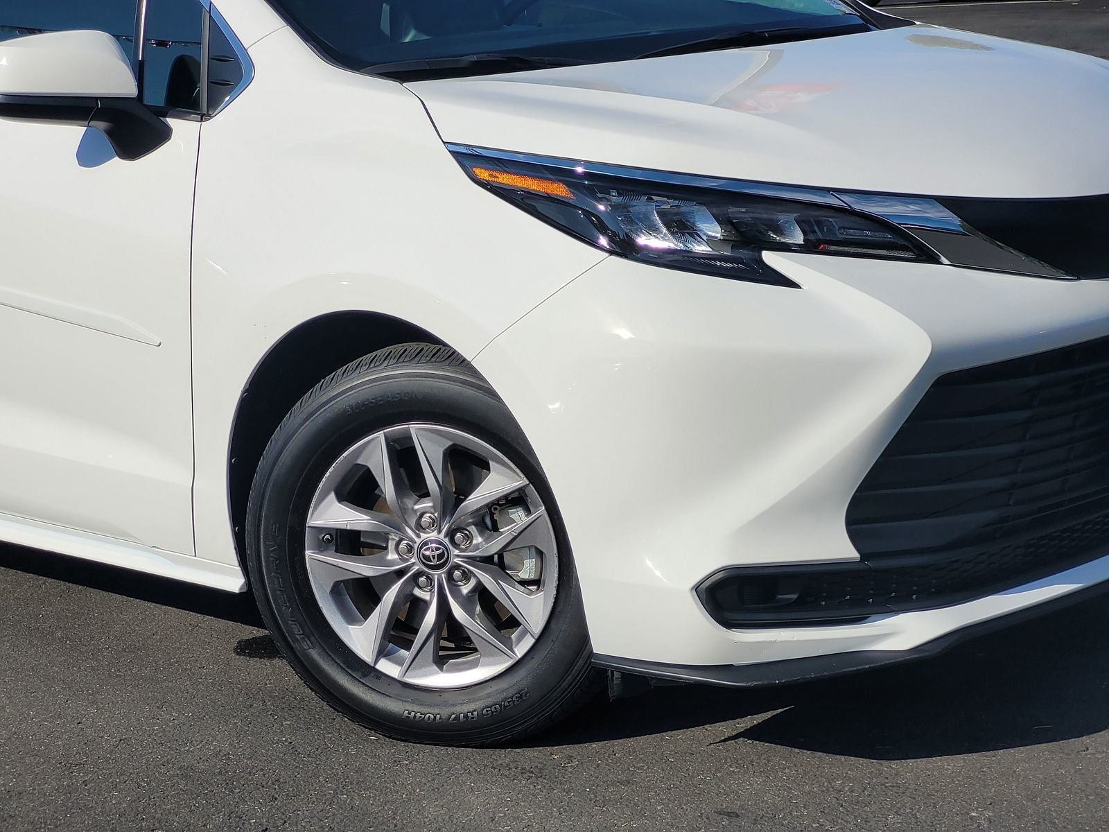 2024 Toyota Sienna LE 8 Passenger