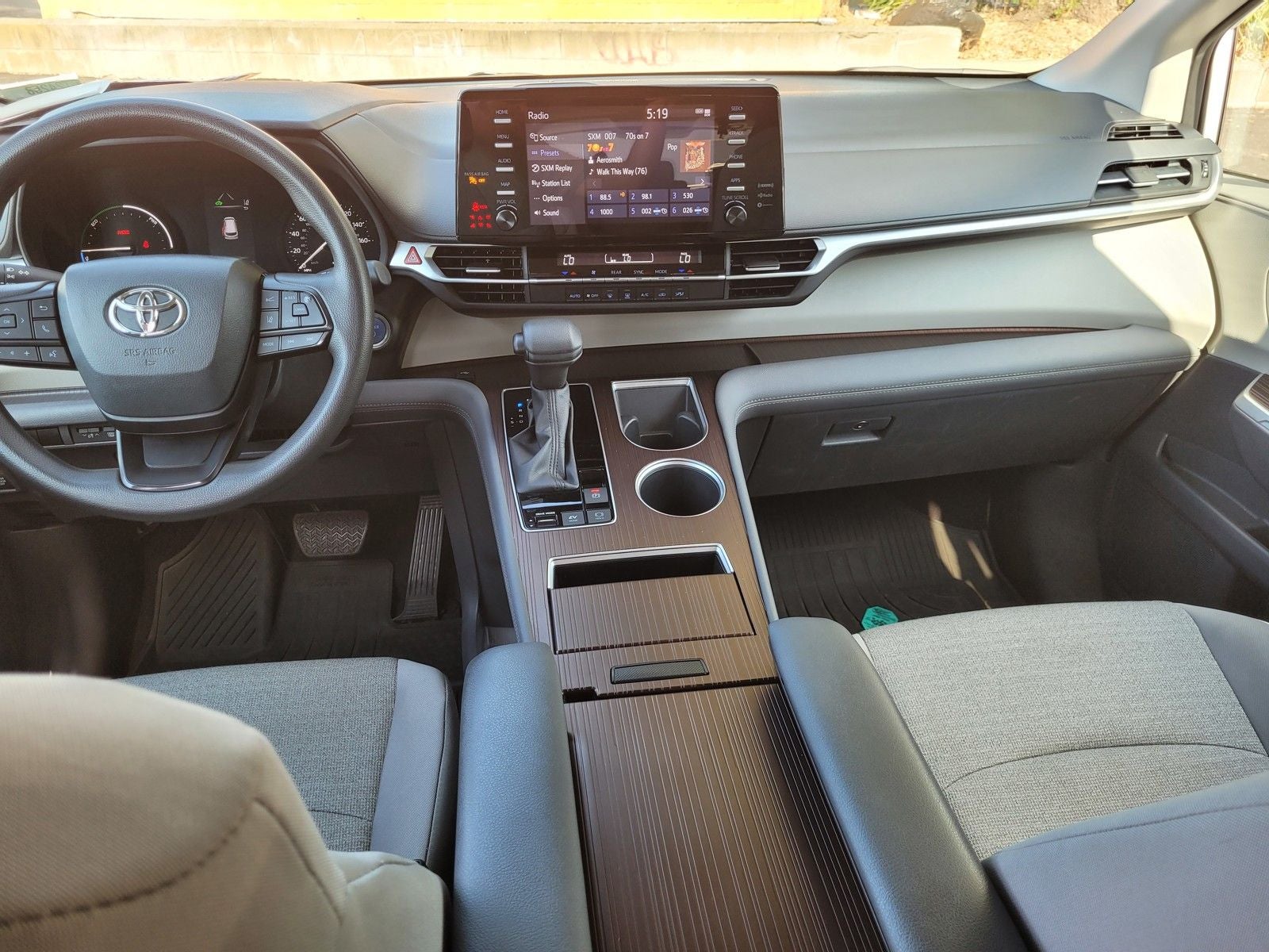 2024 Toyota Sienna LE 8 Passenger