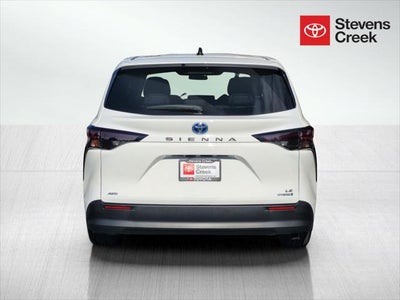 2024 Toyota Sienna LE 8 Passenger