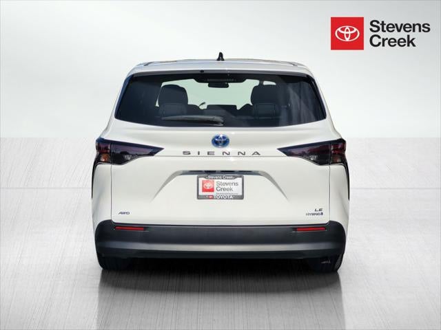 2024 Toyota Sienna LE 8 Passenger