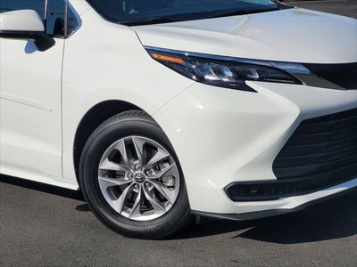2024 Toyota Sienna LE 8 Passenger