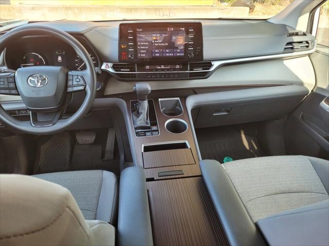 2024 Toyota Sienna LE 8 Passenger