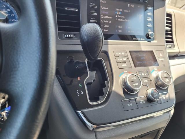 2018 Toyota Sienna LE 8 Passenger