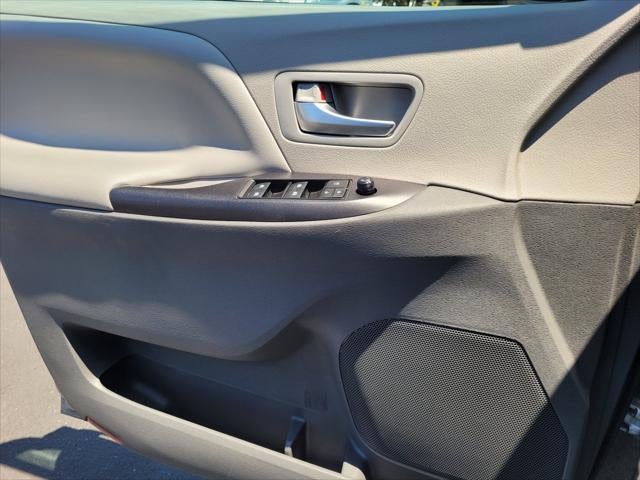 2018 Toyota Sienna LE 8 Passenger