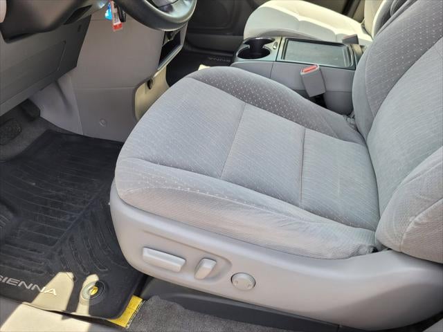 2018 Toyota Sienna LE 8 Passenger