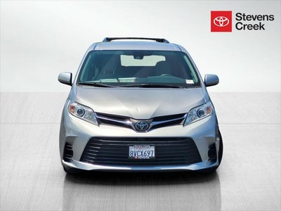 2018 Toyota Sienna LE 8 Passenger