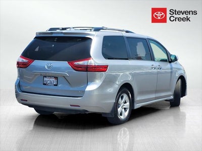 2018 Toyota Sienna LE 8 Passenger