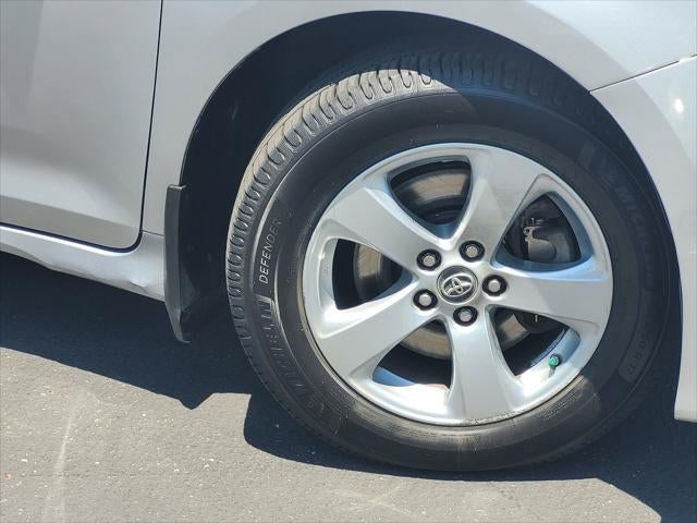 2018 Toyota Sienna LE 8 Passenger