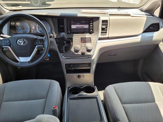 2018 Toyota Sienna LE 8 Passenger