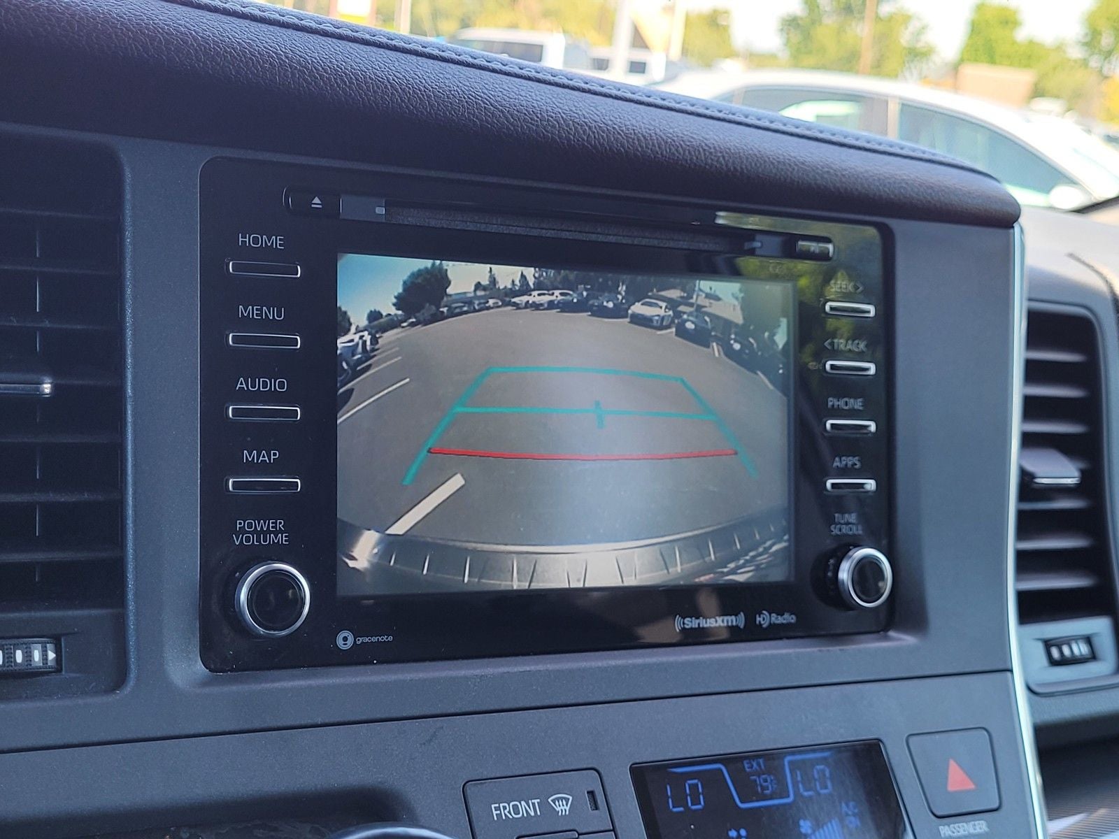 2018 Toyota Sienna SE 8 Passenger
