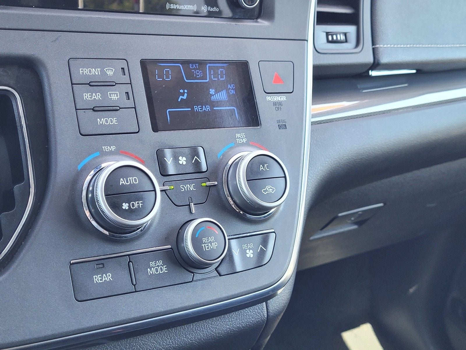 2018 Toyota Sienna SE 8 Passenger