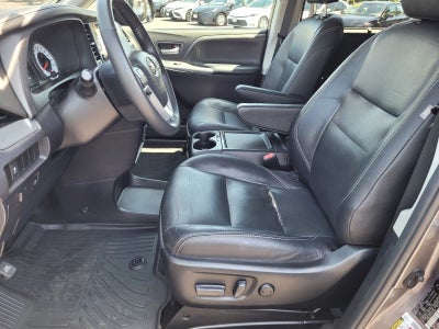 2018 Toyota Sienna SE 8 Passenger