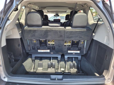 2018 Toyota Sienna SE 8 Passenger