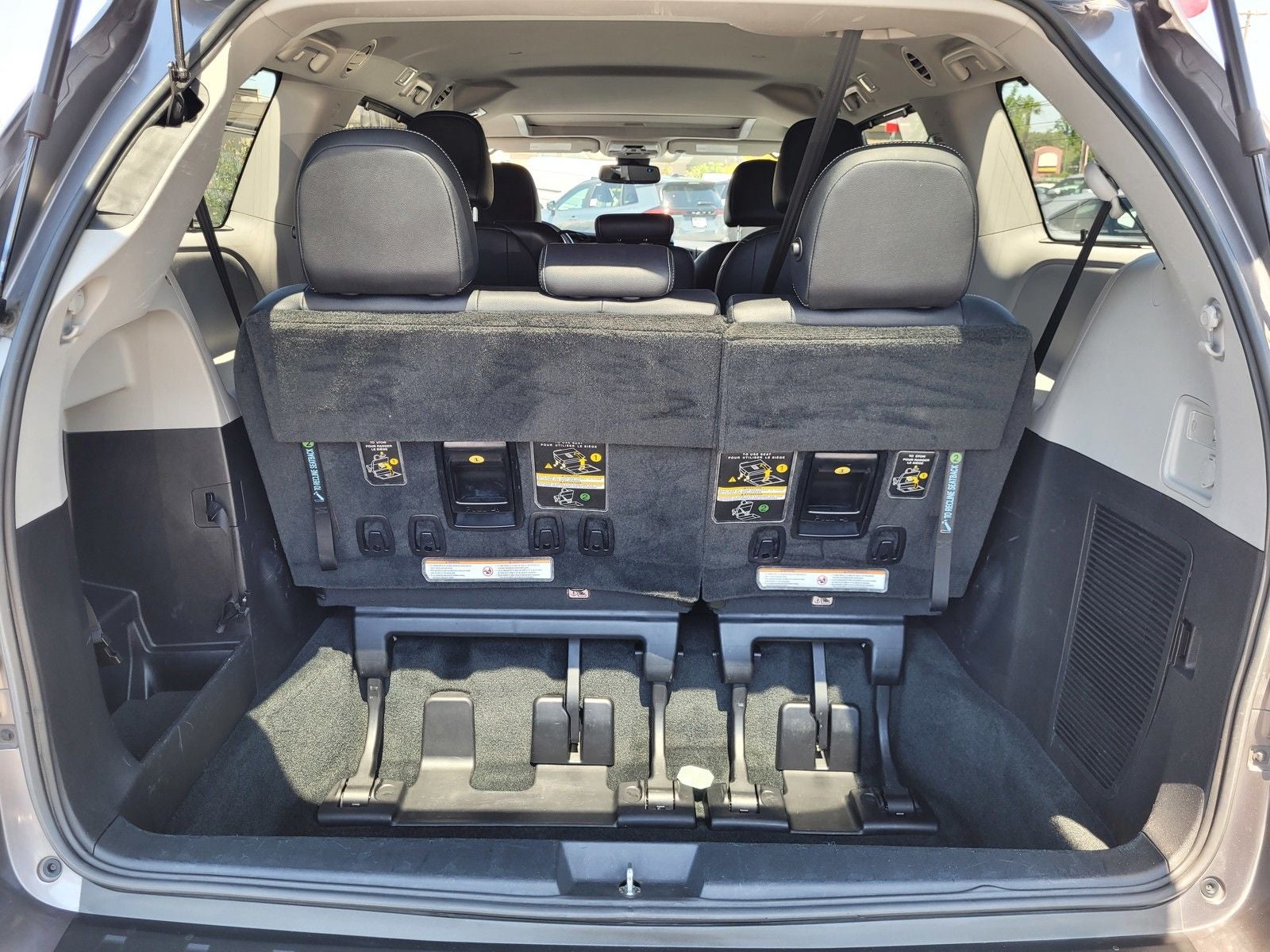 2018 Toyota Sienna SE 8 Passenger