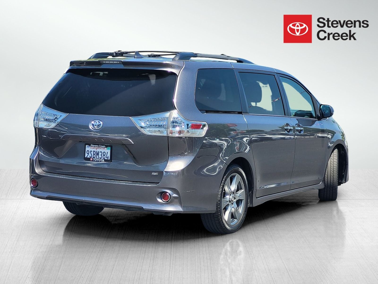 2018 Toyota Sienna SE 8 Passenger
