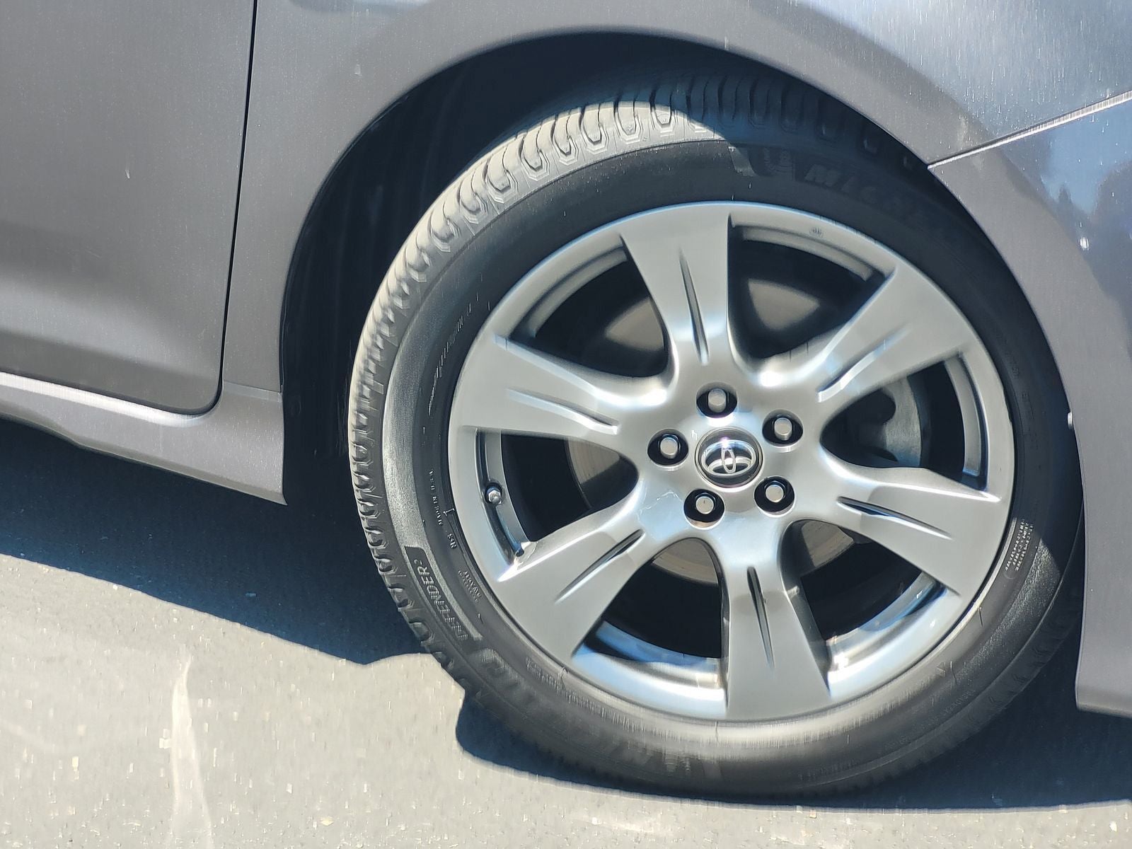 2018 Toyota Sienna SE 8 Passenger