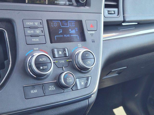 2018 Toyota Sienna SE 8 Passenger