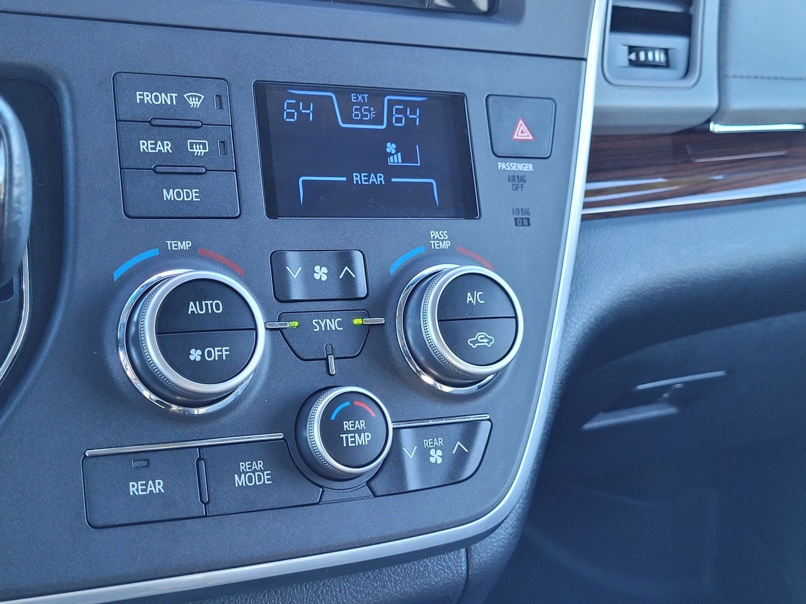 2015 Toyota Sienna Limited 8 Passenger