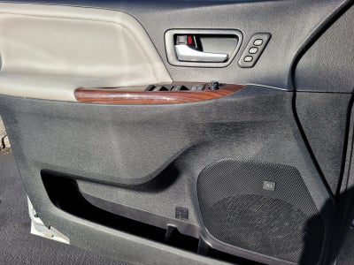 2015 Toyota Sienna Limited 8 Passenger