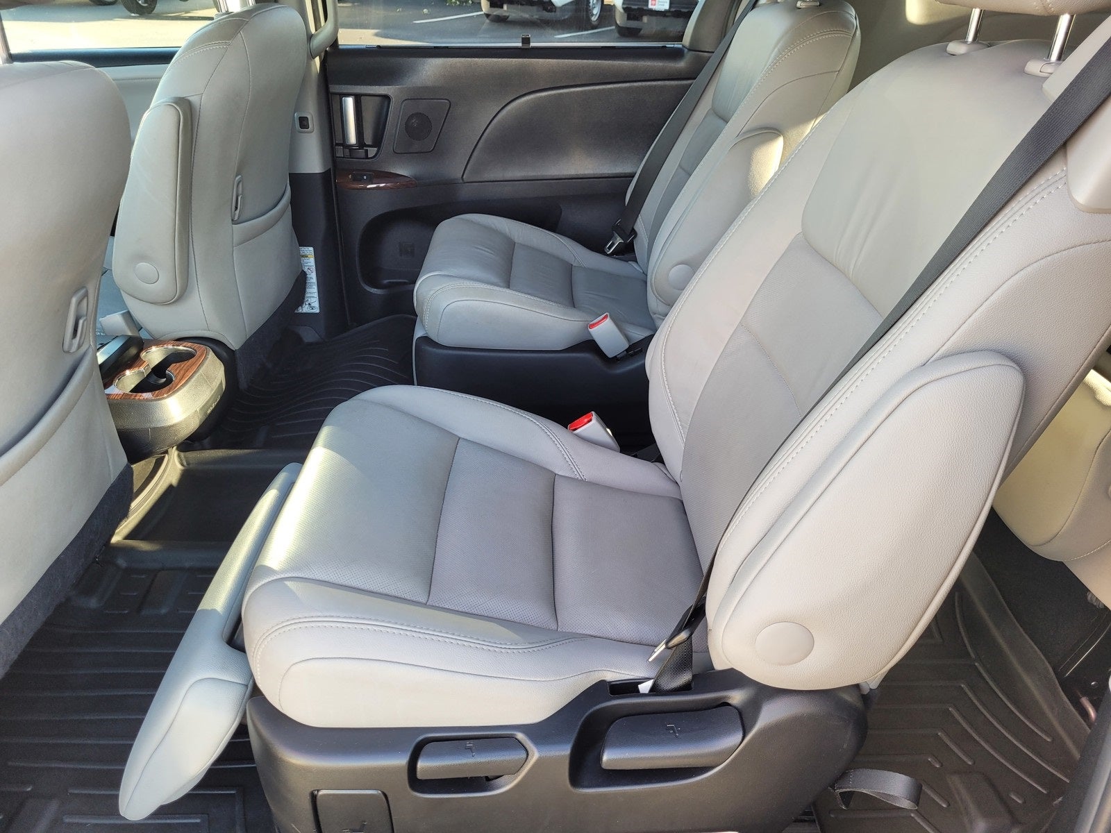 2015 Toyota Sienna Limited 8 Passenger
