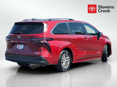2023 Toyota Sienna XLE