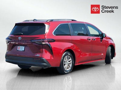 2023 Toyota Sienna XLE