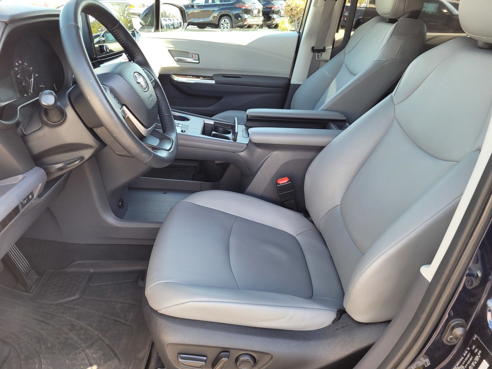 2023 Toyota Sienna XLE