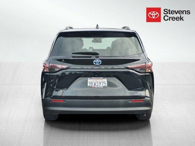 2024 Toyota Sienna XLE 8 Passenger