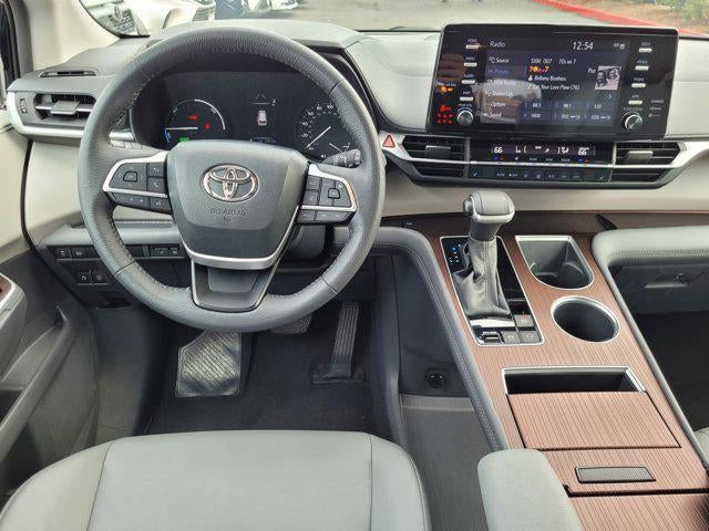 2024 Toyota Sienna XLE 8 Passenger