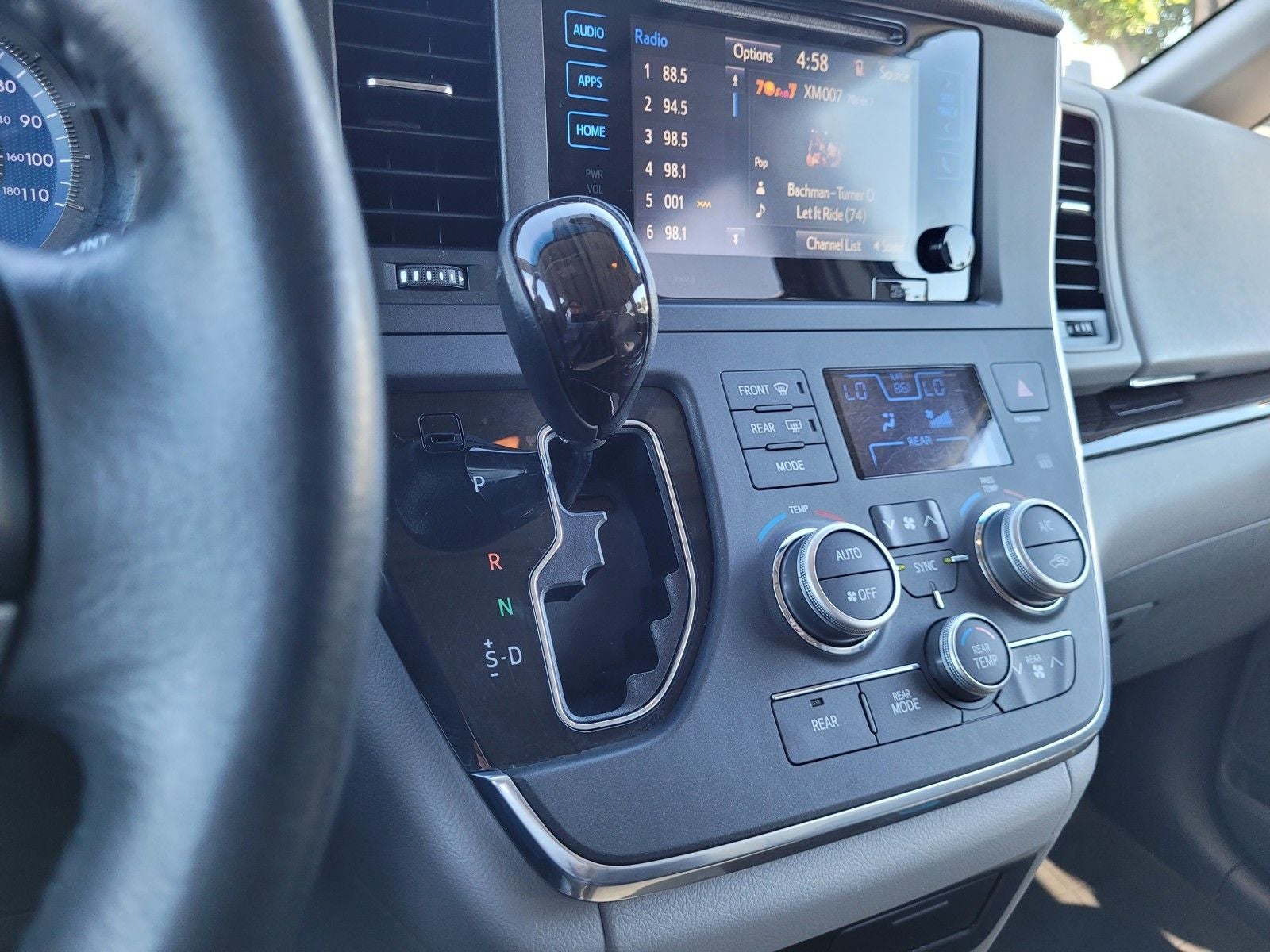 2017 Toyota Sienna XLE 8 Passenger